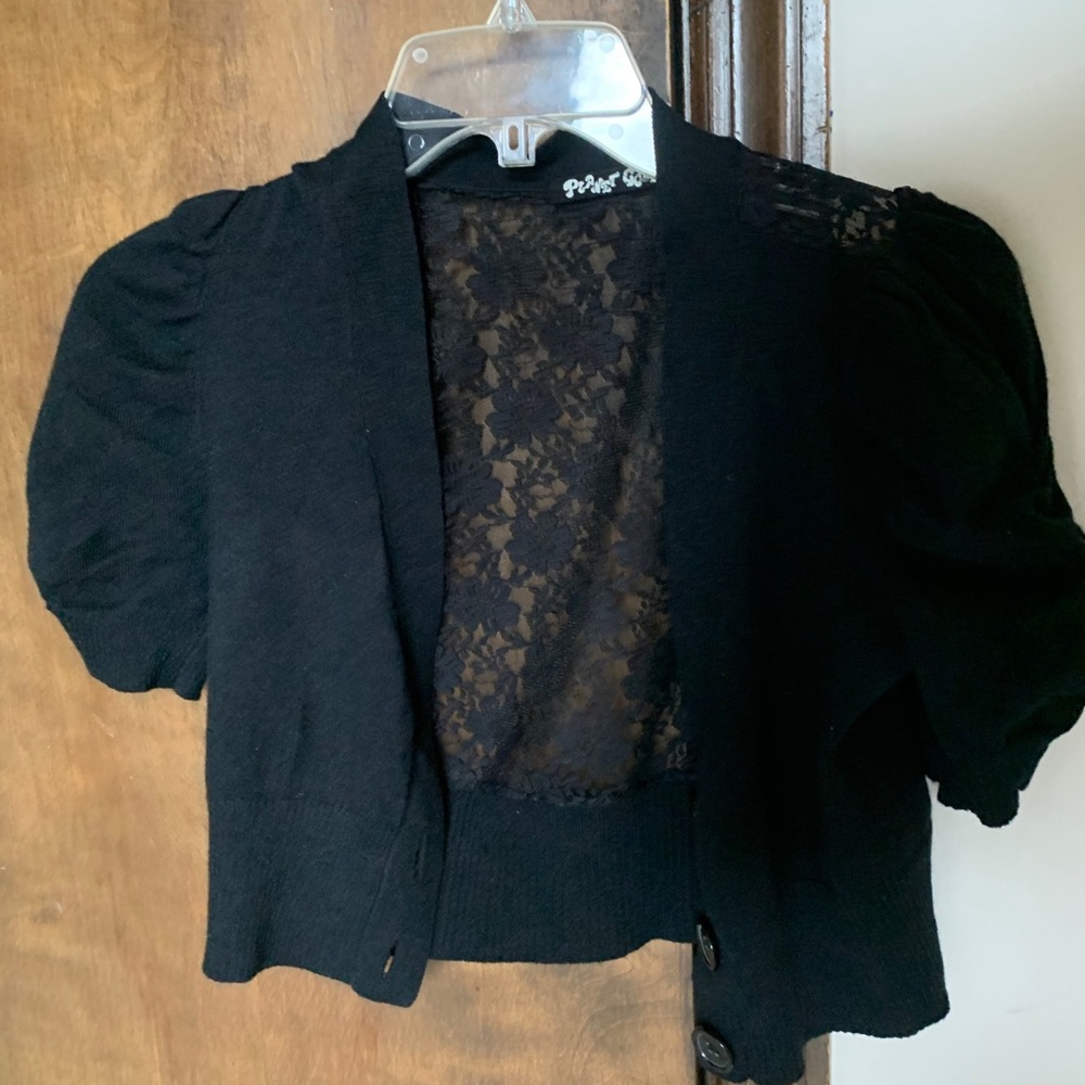 Planet Gold Juniors’ Medium Black Lace short SHRUG